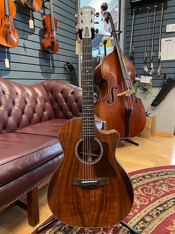 

Taylor Grand Auditorium A/E Koa W/Case 2020 Natural 724CE Grand Auditorium A/E Koa W/Case