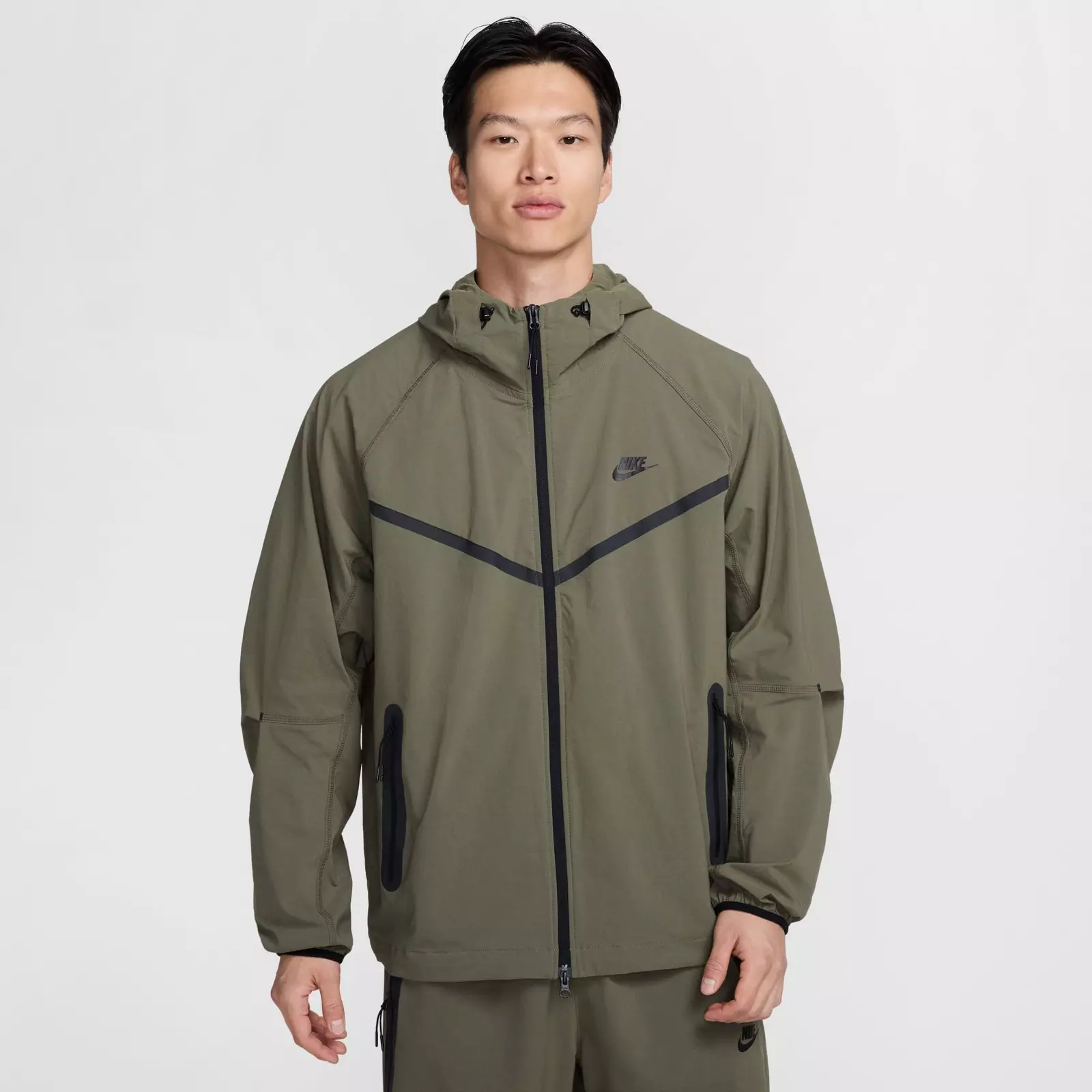 

Куртка Men's Nike Tech Windrunner Woven Full-Zip, оливковый