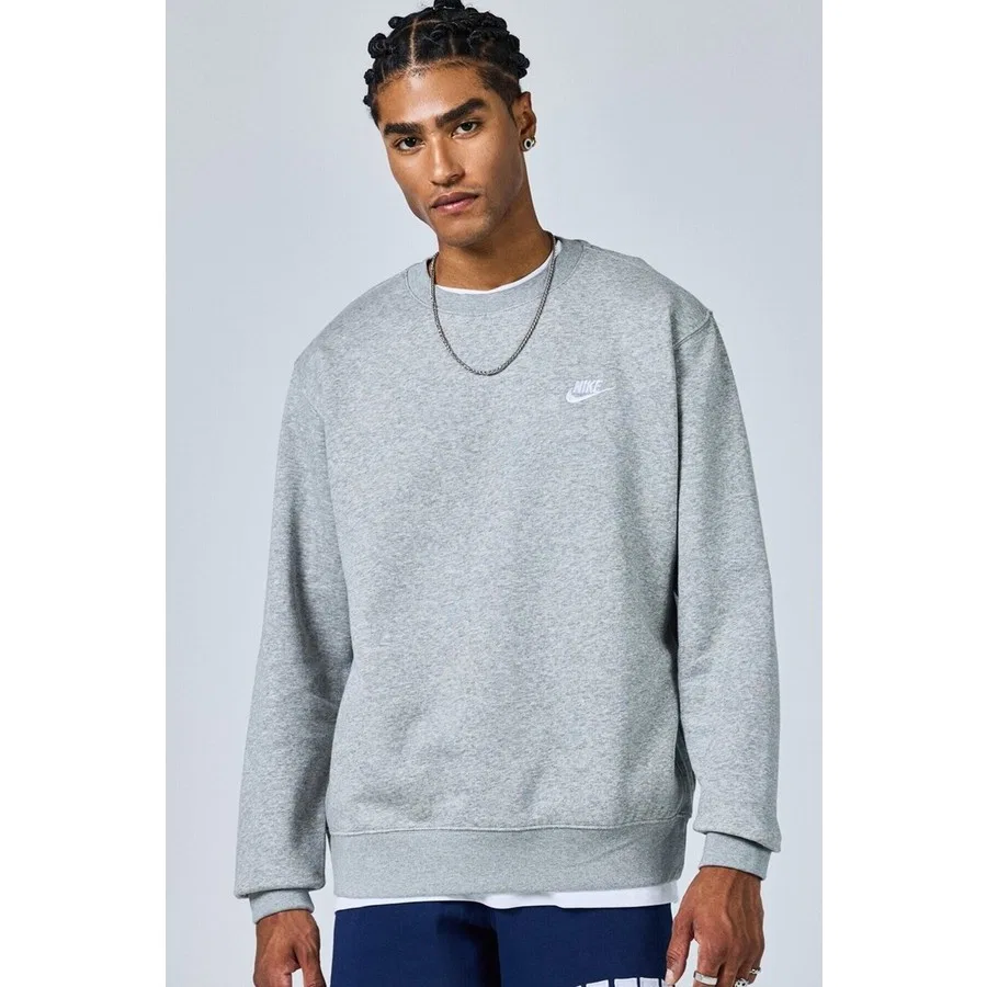 Мужской свитшот стандартного кроя с длинным рукавом Sportswear Club Crew Nike, Серый — фото 2