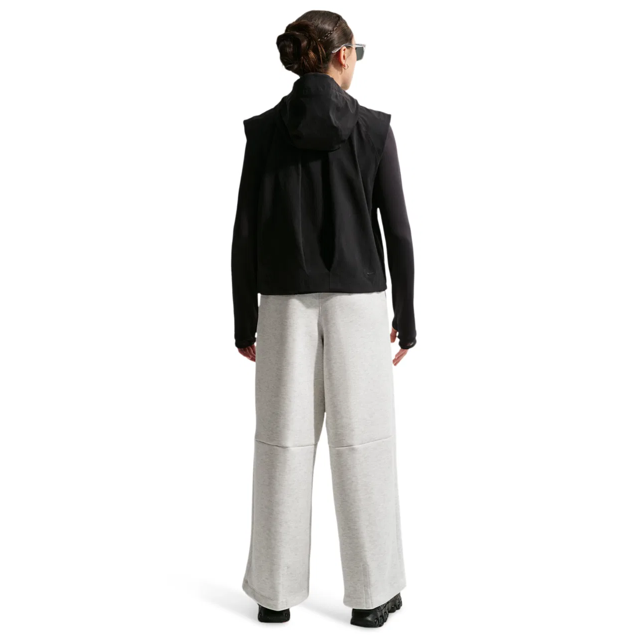 Детские брюки для девочек с широкой штаниной Nike Tech Fleece Wide Leg Pants, Heather Gray/Black — фото 4