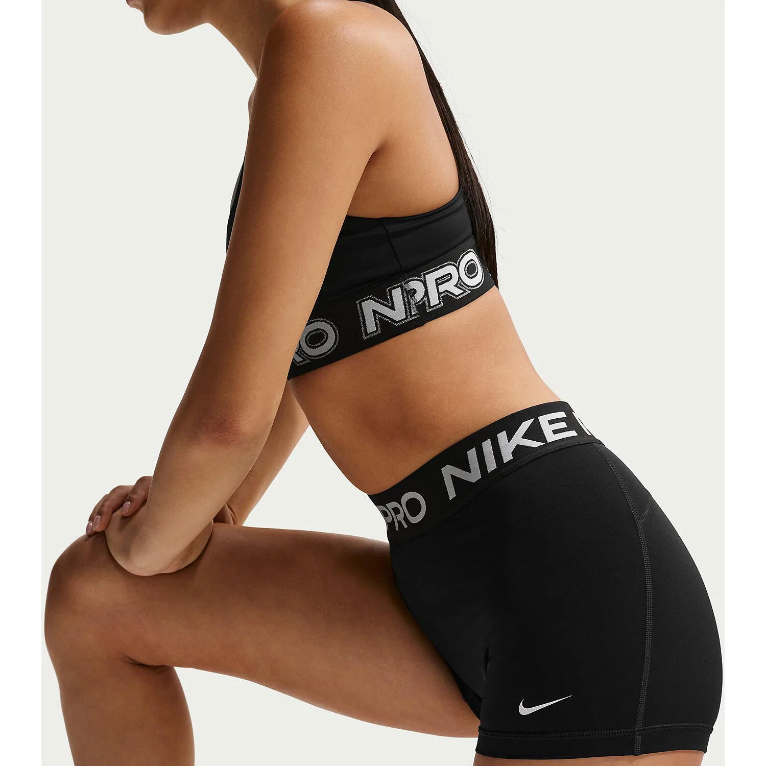 Женские леггинсы с принтом Nike W NP DF 365 MR 3IN SHORT USM, Schwarz — фото 4