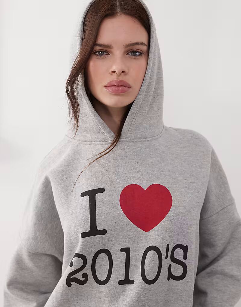 

Толстовка Motel oversize I Heart 2010 года с графическим принтом в сером меланжевом цвете