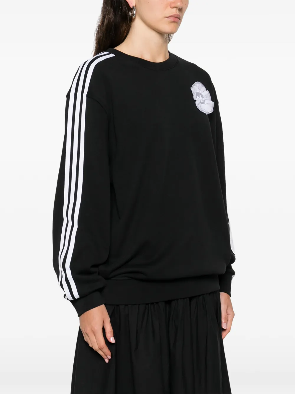 Свитшот с нашивкой и полосатыми деталями Adidas, черный — фото 3