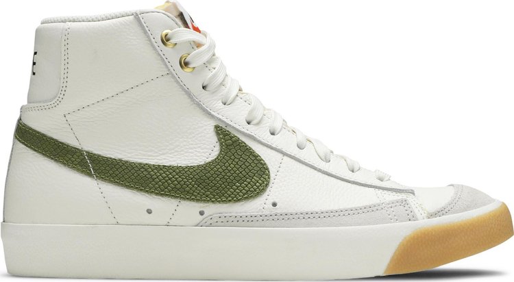 Кроссовки Nike Blazer Mid '77 Vintage 'Asparagus Snakeskin', белый - фото