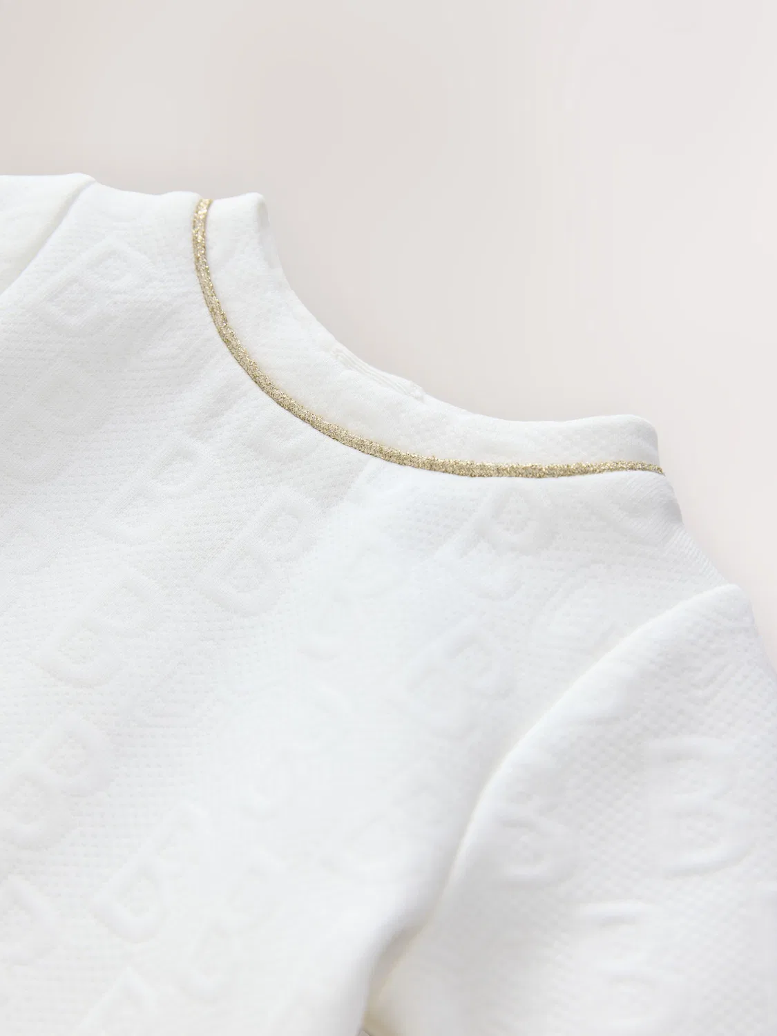 Платье жаккардовое с сетчатой оборкой Baker by Ted Baker, белый — фото 3