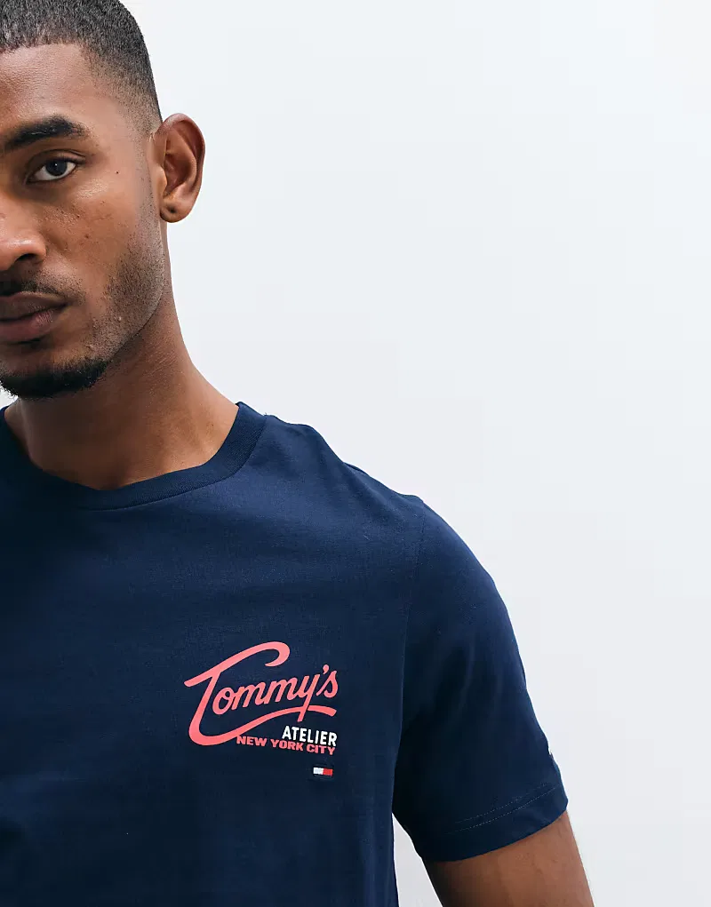 Футболка Tommy Hilfiger с логотипом в виде надписи, темно-синяя — фото 3
