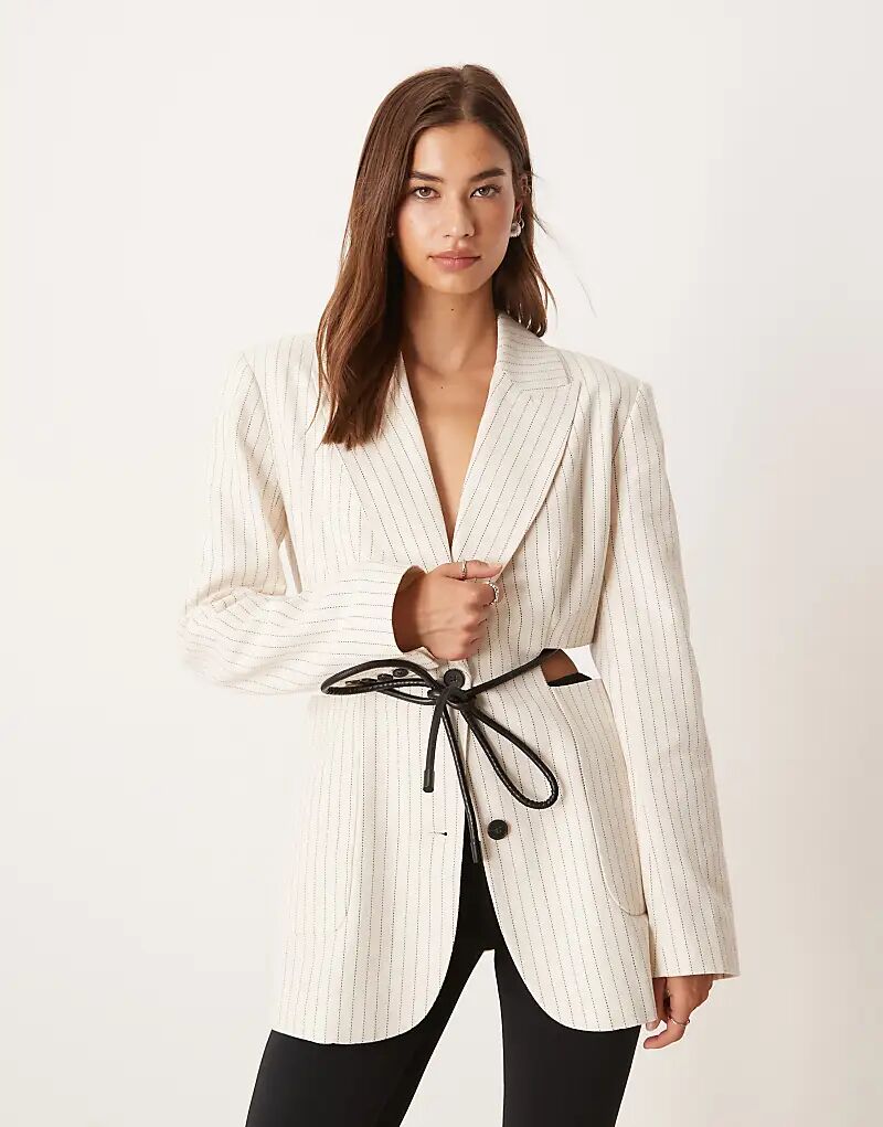 

Блейзер ASOS DESIGN с вырезом на талии в кремовую полоску