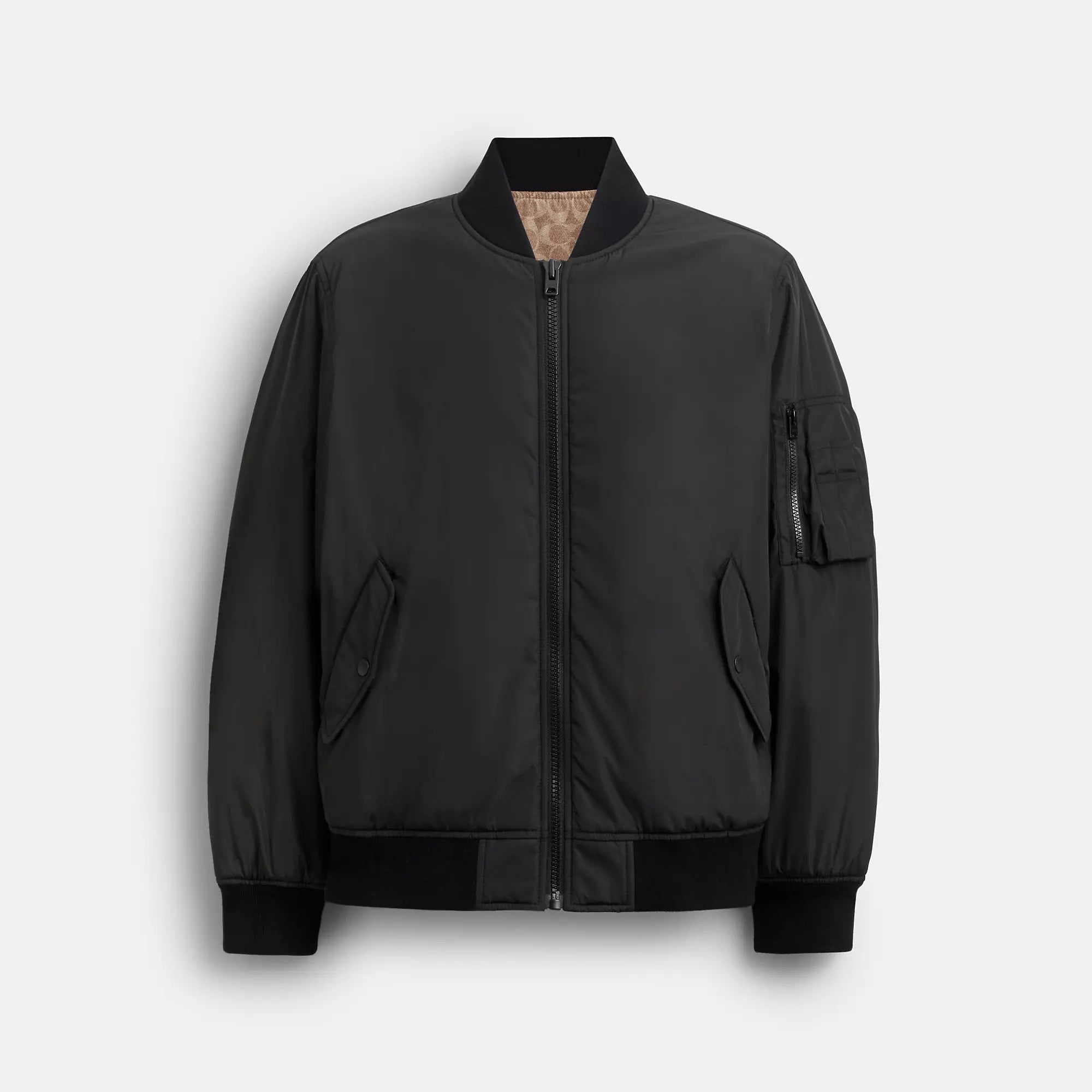 

Coach Outlet Двусторонняя куртка Ma 1 из переработанного полиэстера, цвет black / khaki sig, Черный, Coach Outlet Двусторонняя куртка Ma 1 из переработанного полиэстера, цвет black / khaki sig