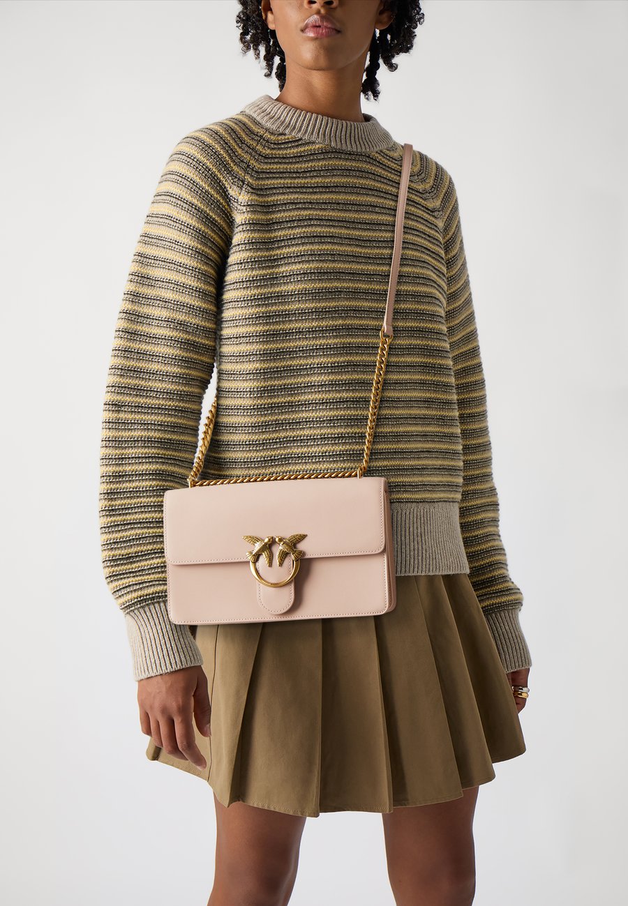 

Сумка кросс-боди Pinko LOVE ONE CLASSIC, Pink/Dusty Pink/Antique Gold/Light Pink
