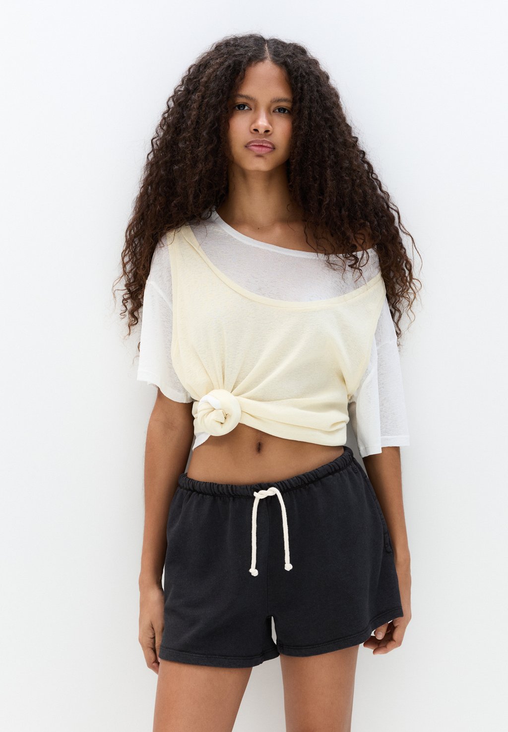 

Шорты Tracksuit bottoms PULL&BEAR, черный