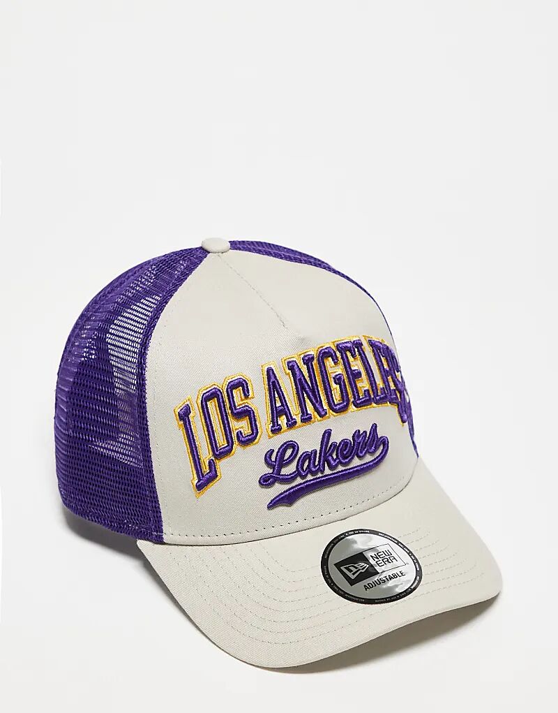 

Кепка дальнобойщика New Era LA Lakers E Frame кремового цвета
