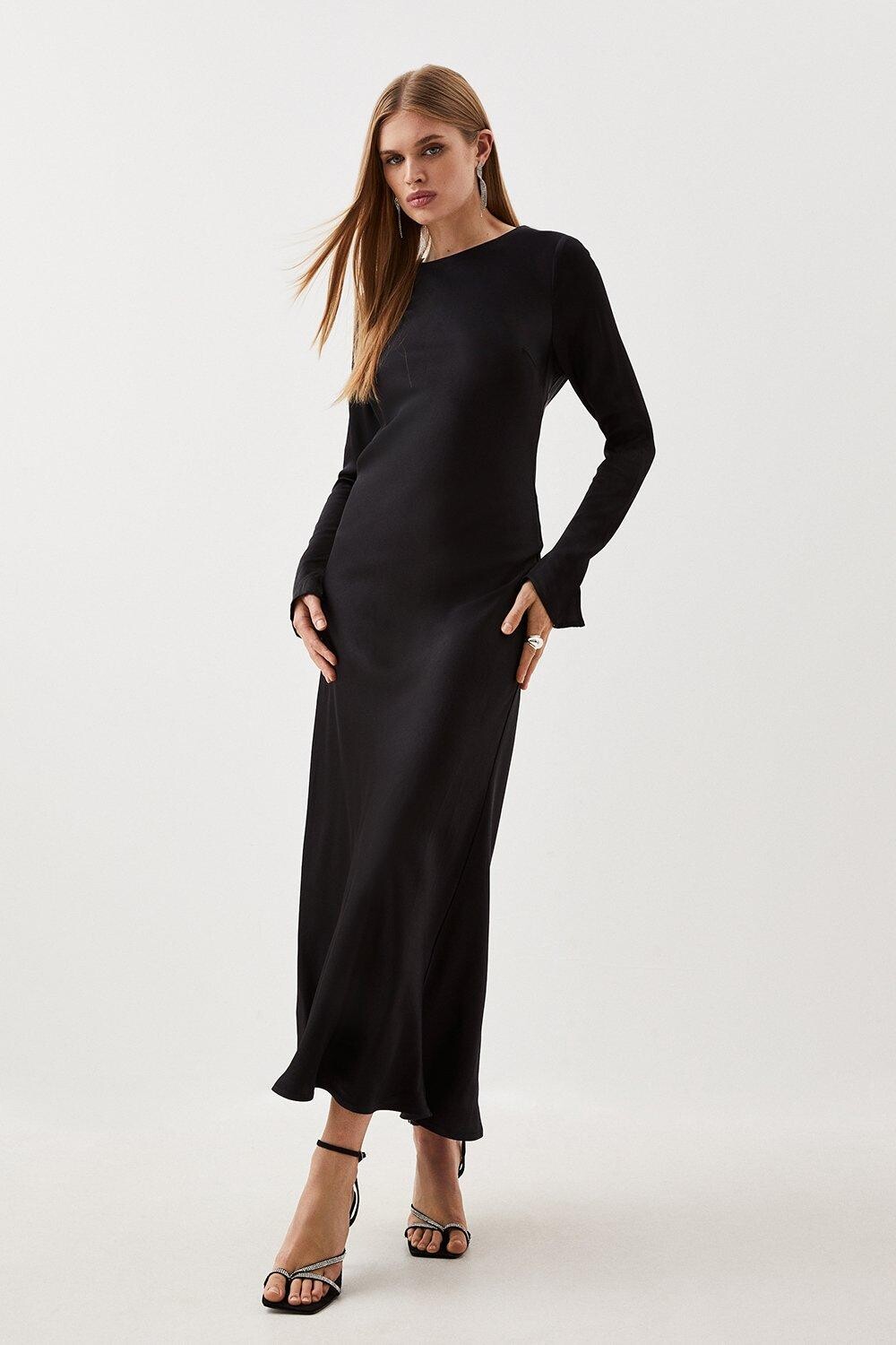 

Миниатюрное платье макси из вискозного атласа с длинными рукавами Karen Millen, черный
