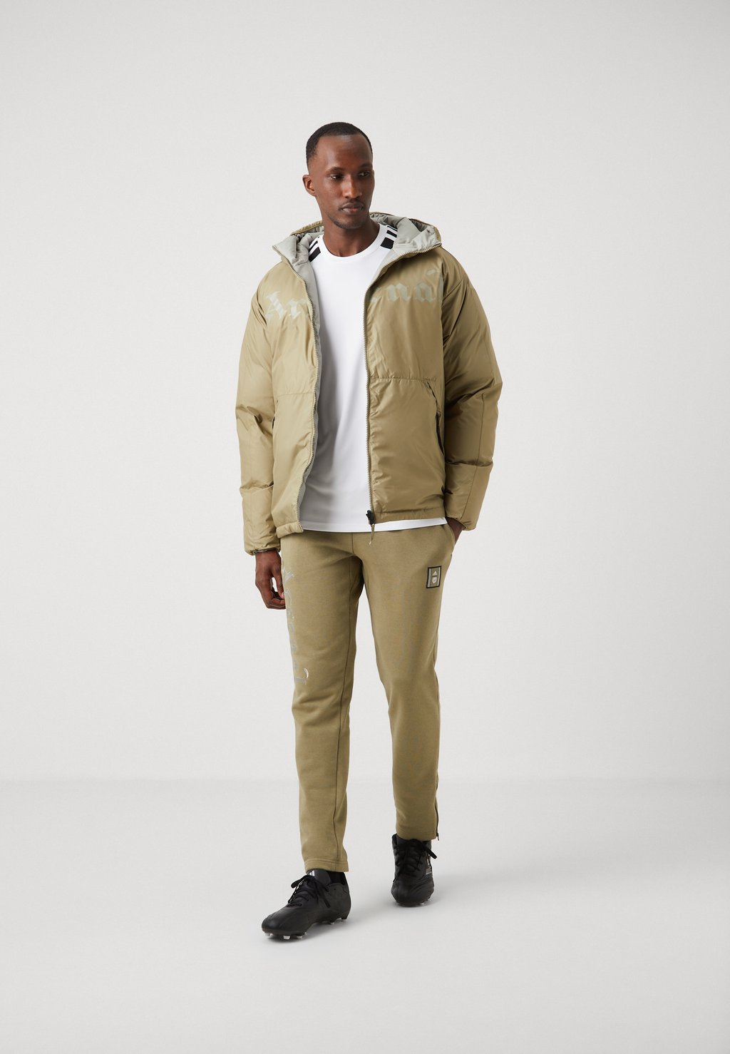 

Зимняя куртка ARSENAL LONDON JACKET adidas Performance, зеленый