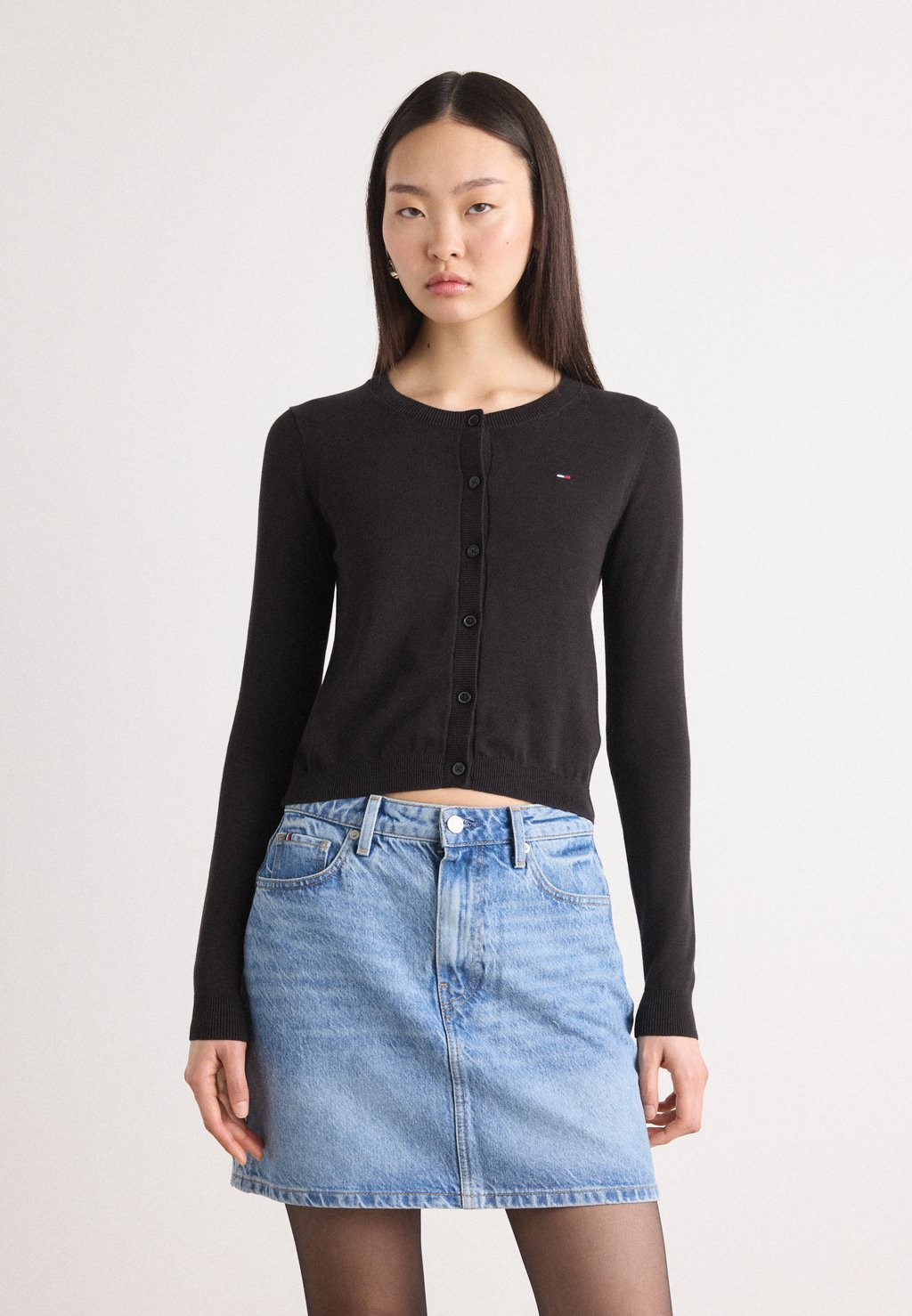 

Кардиган ESSENTIAL CREW NECK CARDIGAN Tommy Jeans, черный