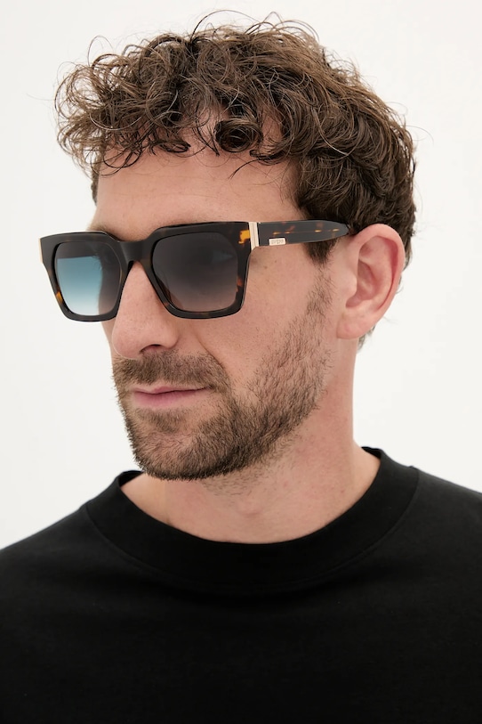 

Солнцезащитные очки Guess, коричневый