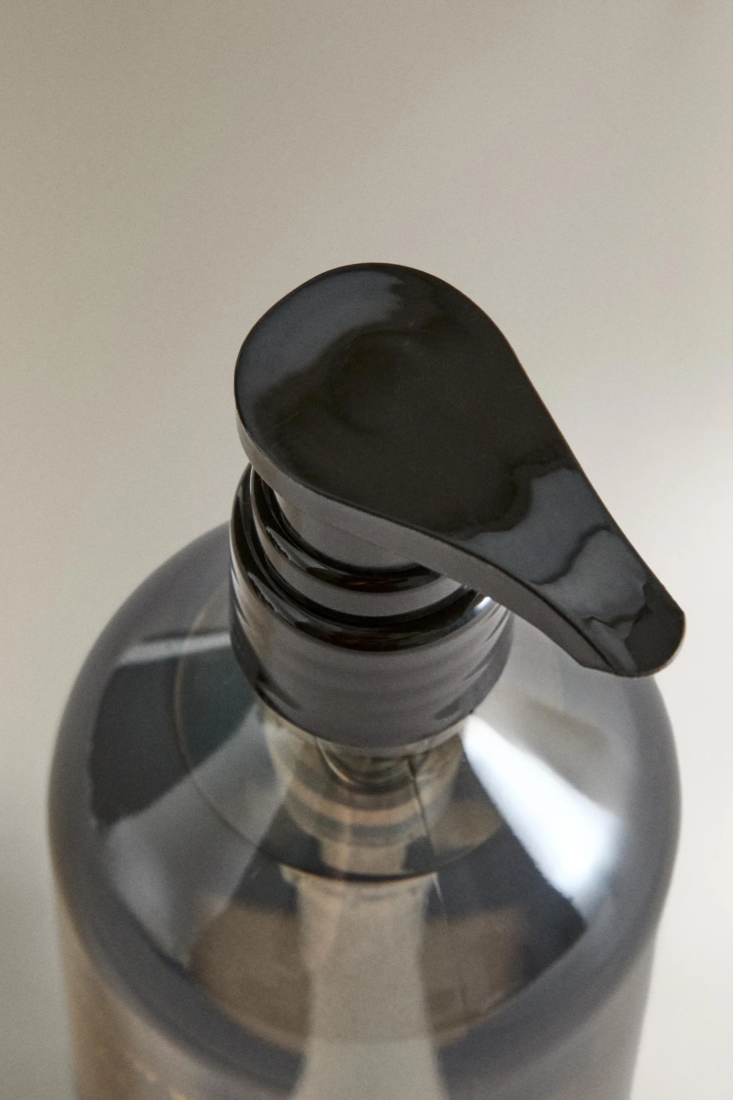 (500 мл) жидкое мыло для рук eternal musk Zara, серый — фото 4
