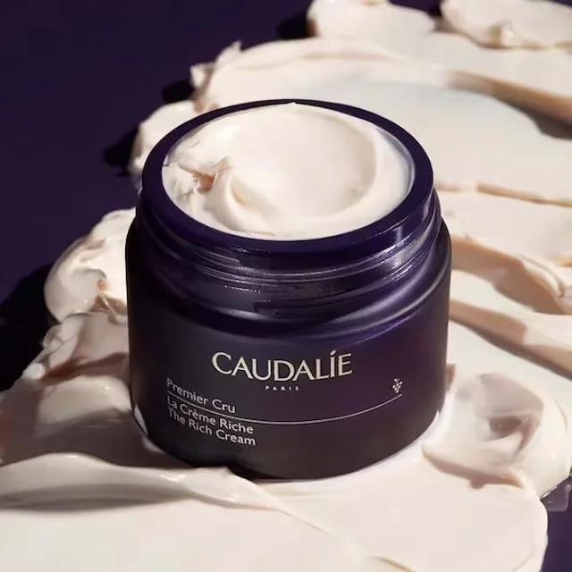 Caudalie Premier Cru увлажняющий крем для лица с био-керамидами и гиалуроновой кислотой, восстанавливает кожный барьер и уменьшает морщины, 45 г 47,3 мл (1 шт.) — фото 2