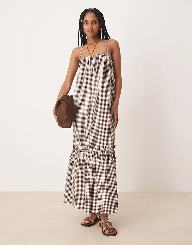 

Платье макси ASOS DESIGN с бретелью через шею и принтом в коричнево-белую клетку