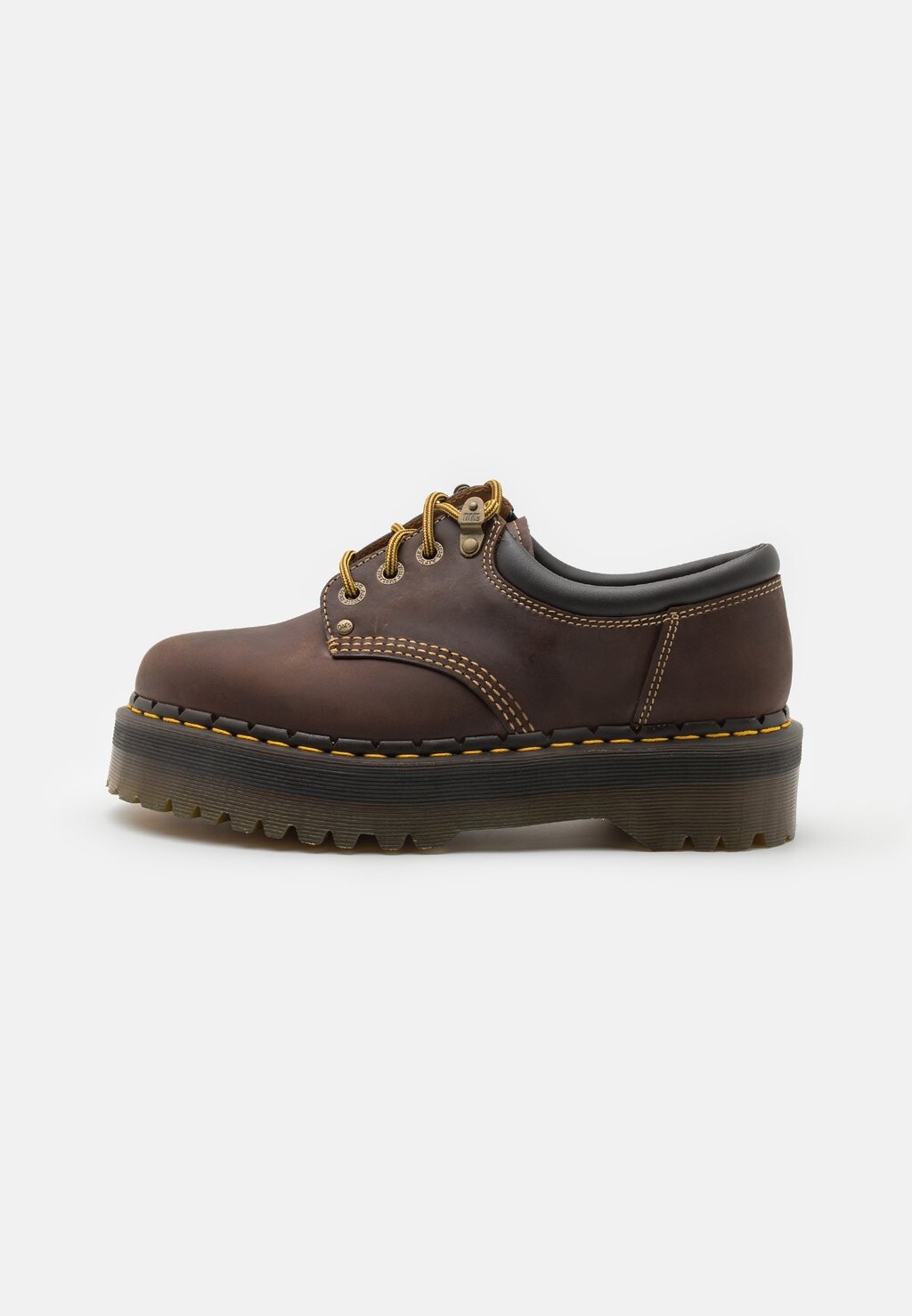

На шнуровке 8053 QUAD I ARC UNISEX Dr. Martens, темно-коричневый