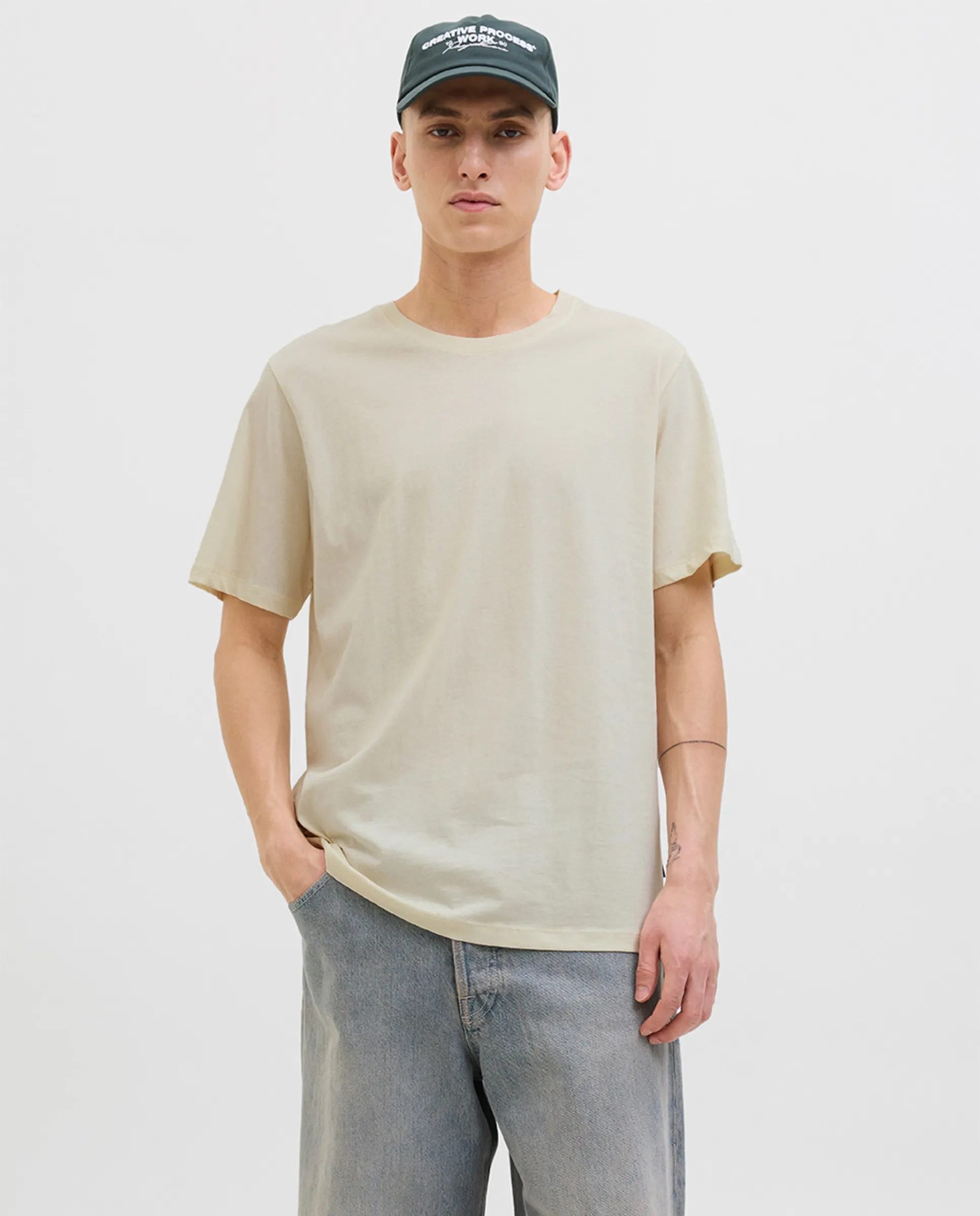 

Мужская футболка с коротким рукавом, однотонная, с принтом на спине Jack & Jones, кремовый