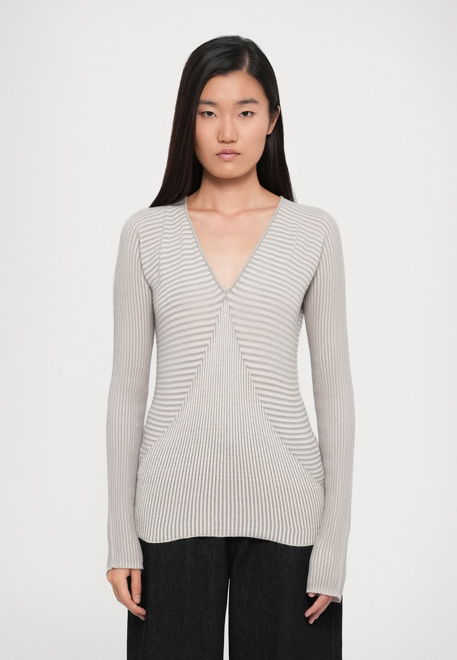 

Джемпер Emporio Armani Jumper, Fancy Grey/Black