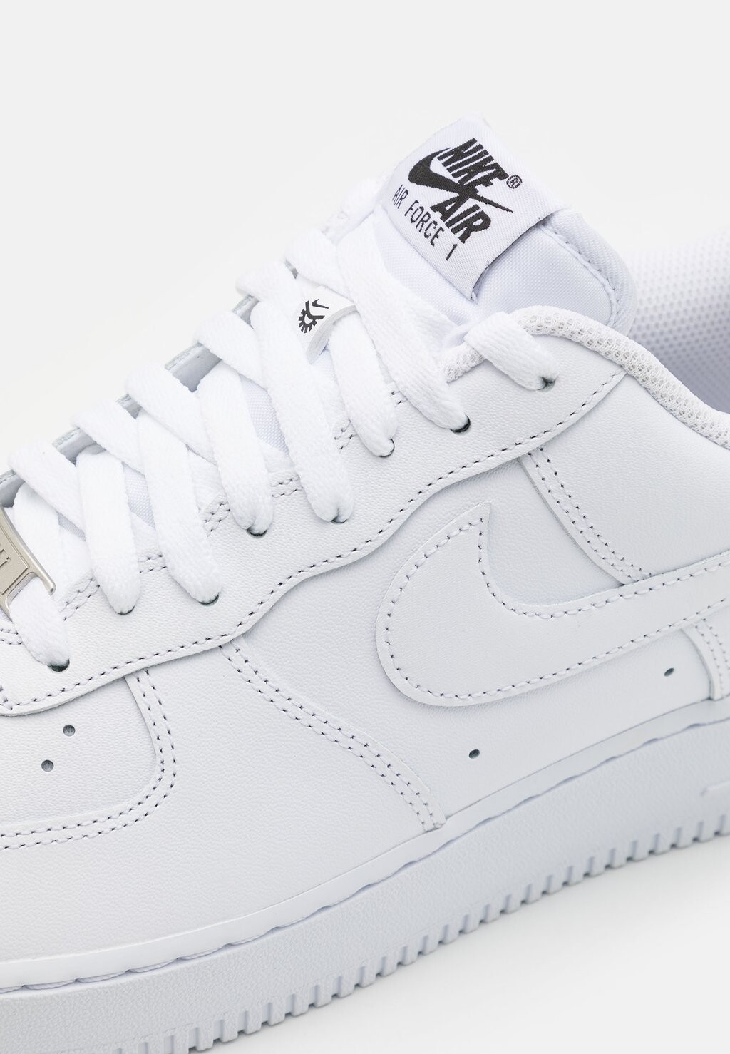 Низкие кроссовки AIR FORCE 1 07 FLYEASE Nike, БЕЛЫЙ — фото 3