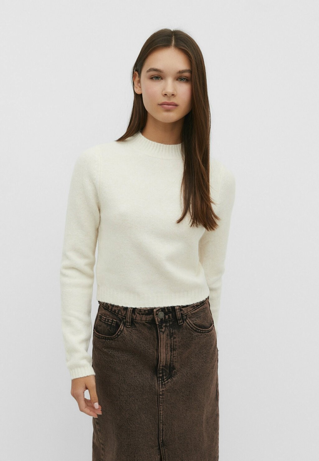 

Свитер Soft Touch Cropped Stradivarius, бежевый