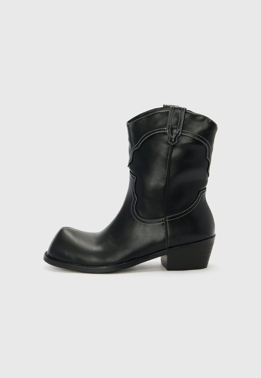 

Классические ботильоны HEXMARK SNUB NOSE Koi Footwear, черный