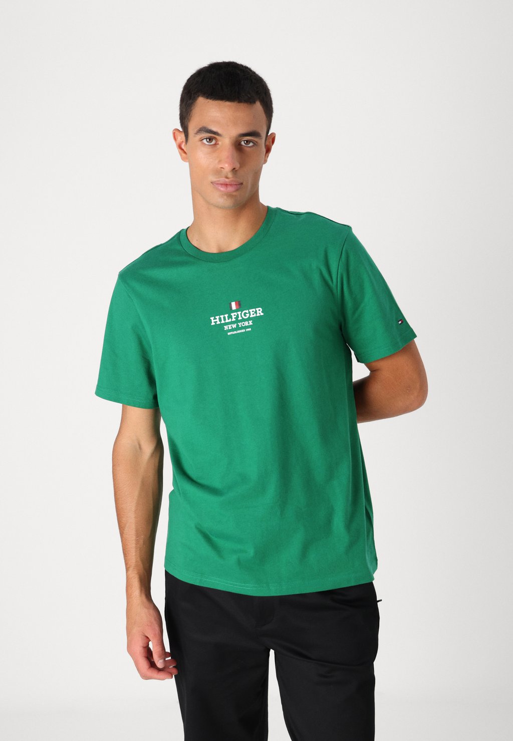 

Футболка с принтом TEE UNISEX Tommy Hilfiger, зеленый