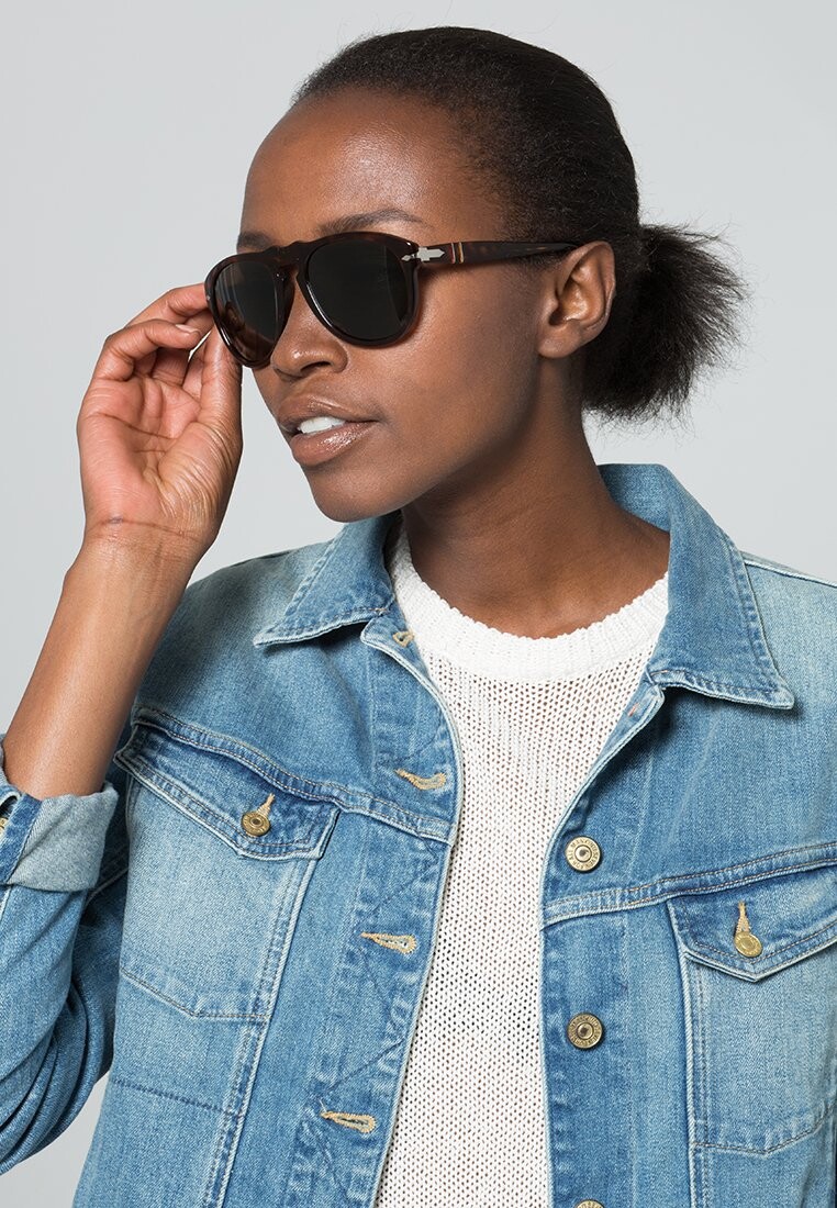 

Солнцезащитные очки Persol