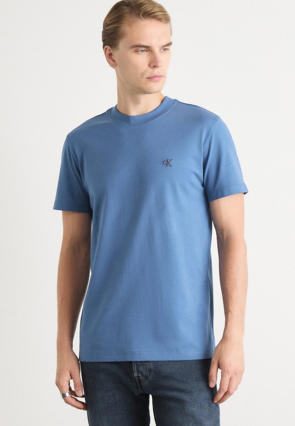 

Базовая футболка HEAVY REGULAR TEE Calvin Klein, сине-серый