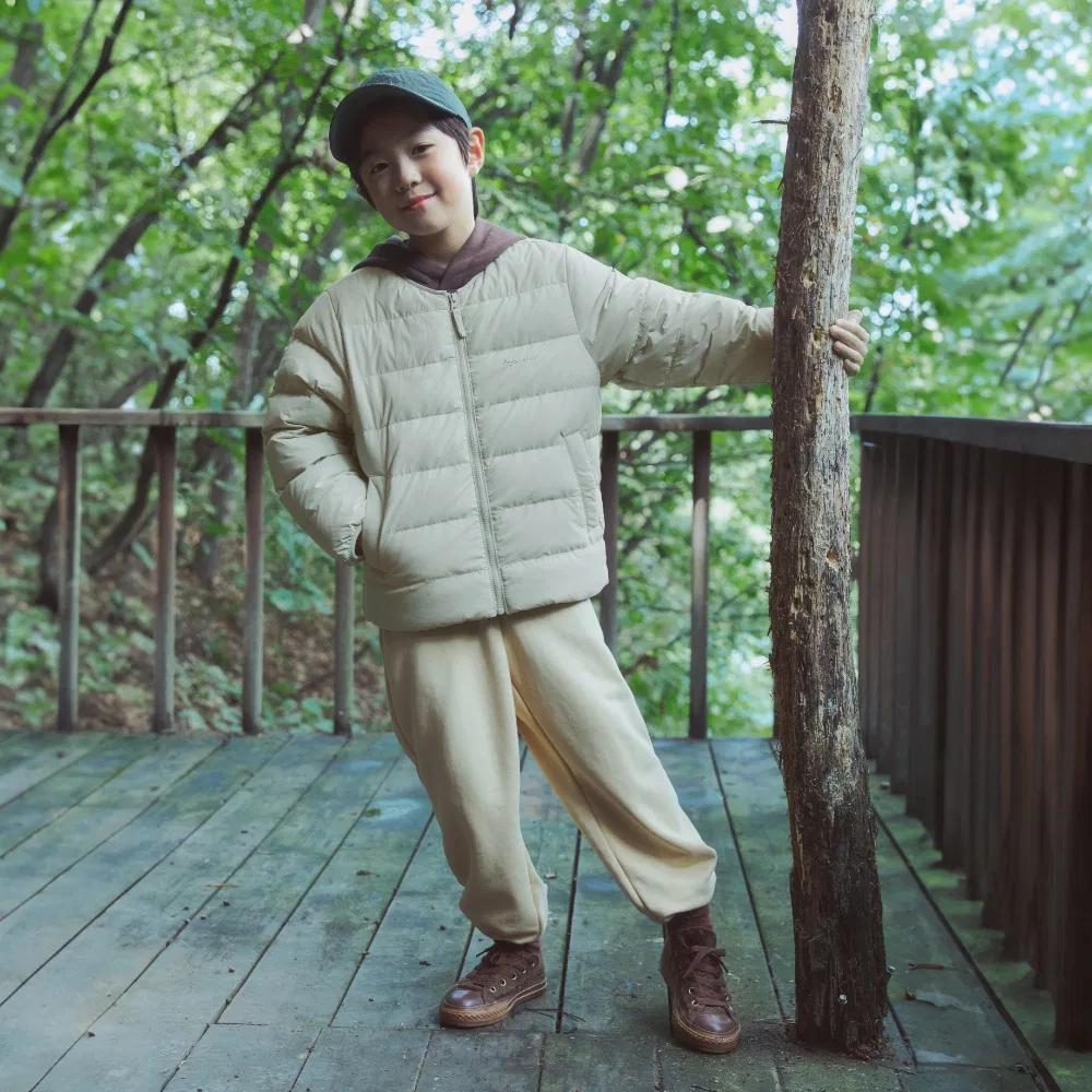 Детские графические джоггеры цвета сливочного масла от Snowpeak Apparel Kids — фото 3