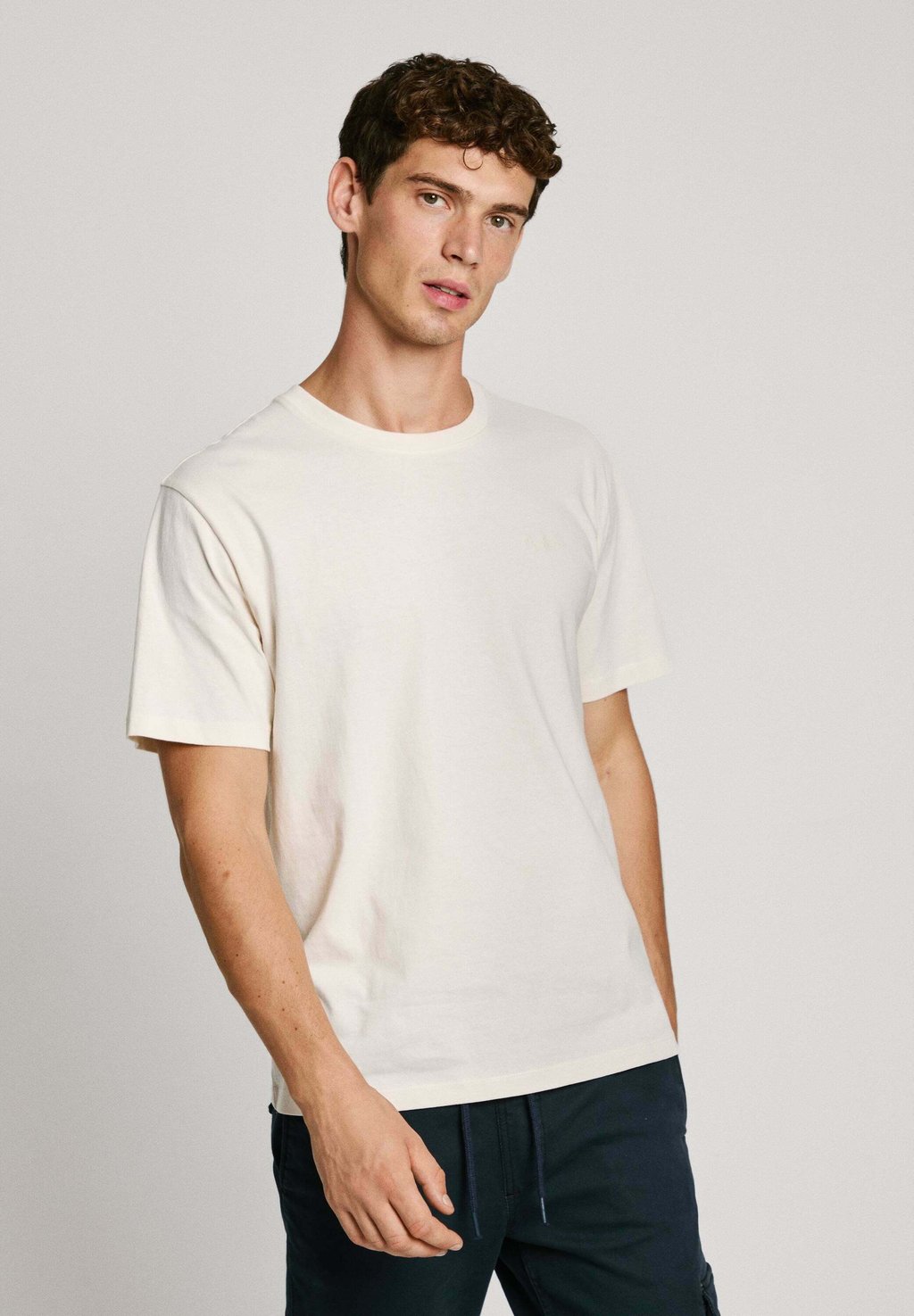 

Базовая футболка CONNOR Pepe Jeans, белый