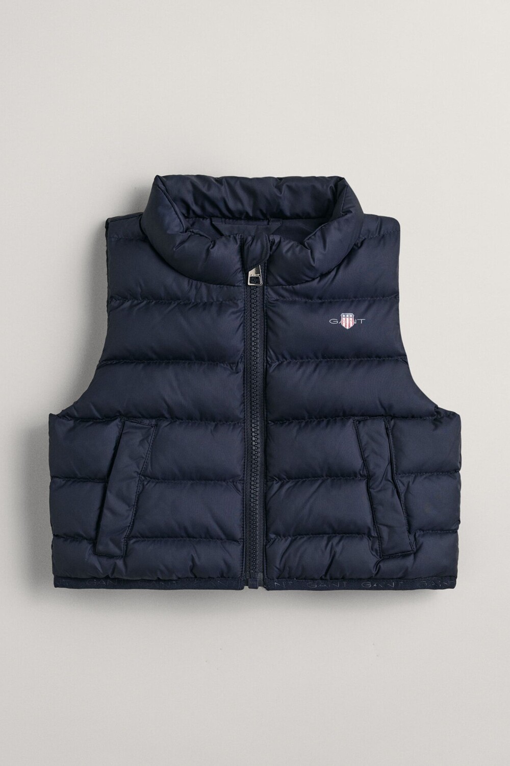 

Детская безрукавка со щитом и логотипом Gant, синий