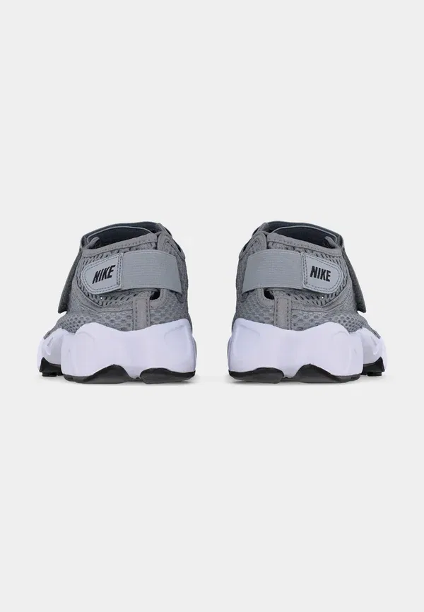 Кроссовки Nike Sportswear Rift 2, серый волк/черный/белый — фото 4