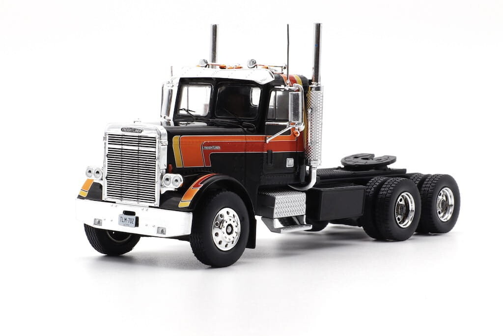 

Freightliner FLC 120 64 T черный масштаб 1/43 IXO