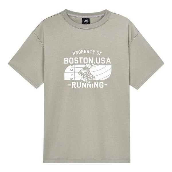 

Футболка беговые Бостон графическая футболка New Balance, серый
