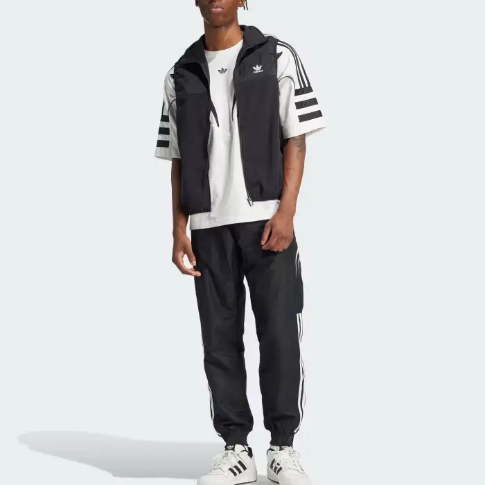 

Жилет мужской ADICOLOR 3-STRIPES черный Adidas Originals, черный