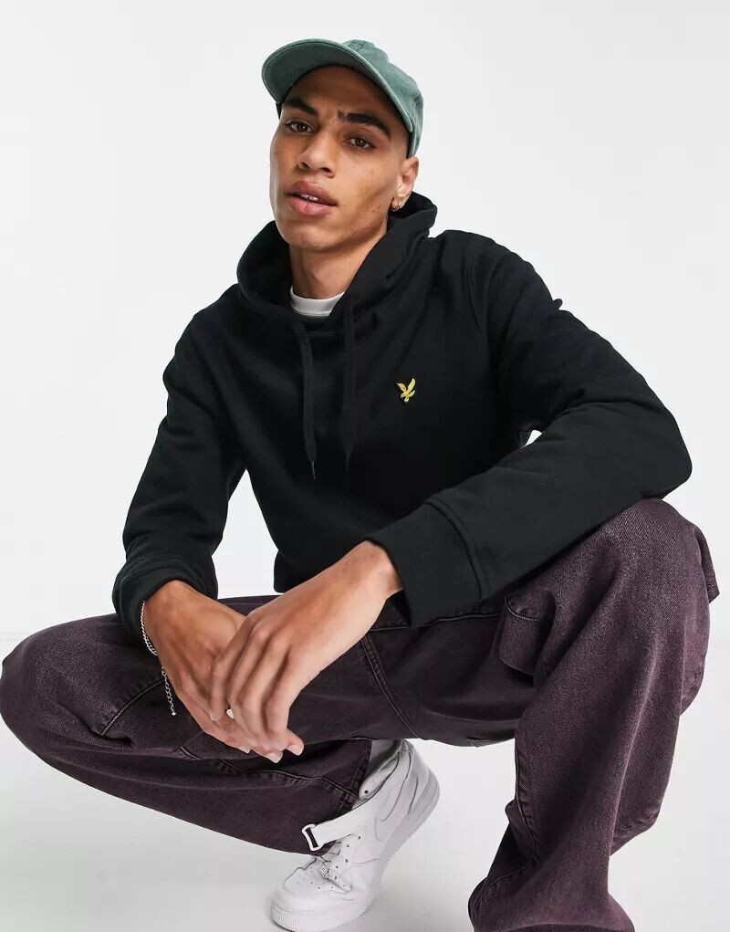 

Черная толстовка с логотипом Lyle & Scott