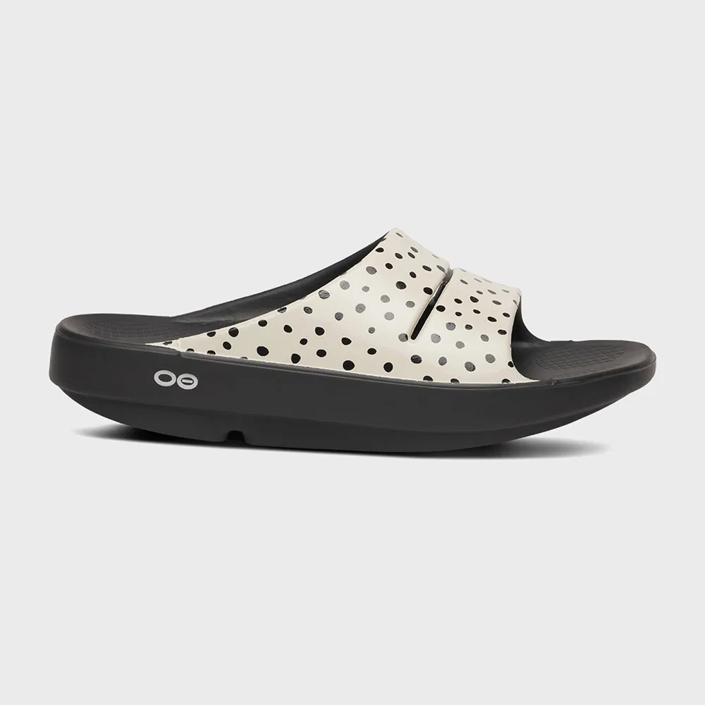 Унисекс кремовые слайды Ooahh Ltd от Oofos