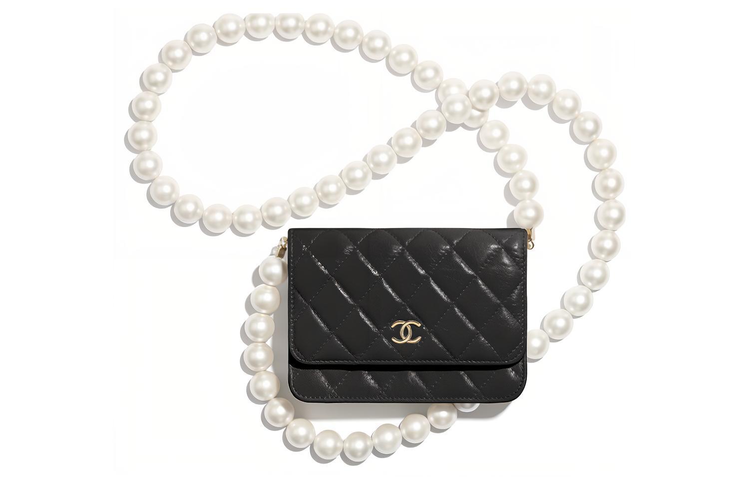 

CHANEL Кожаный кардхолдер на плечо мини кроссбод