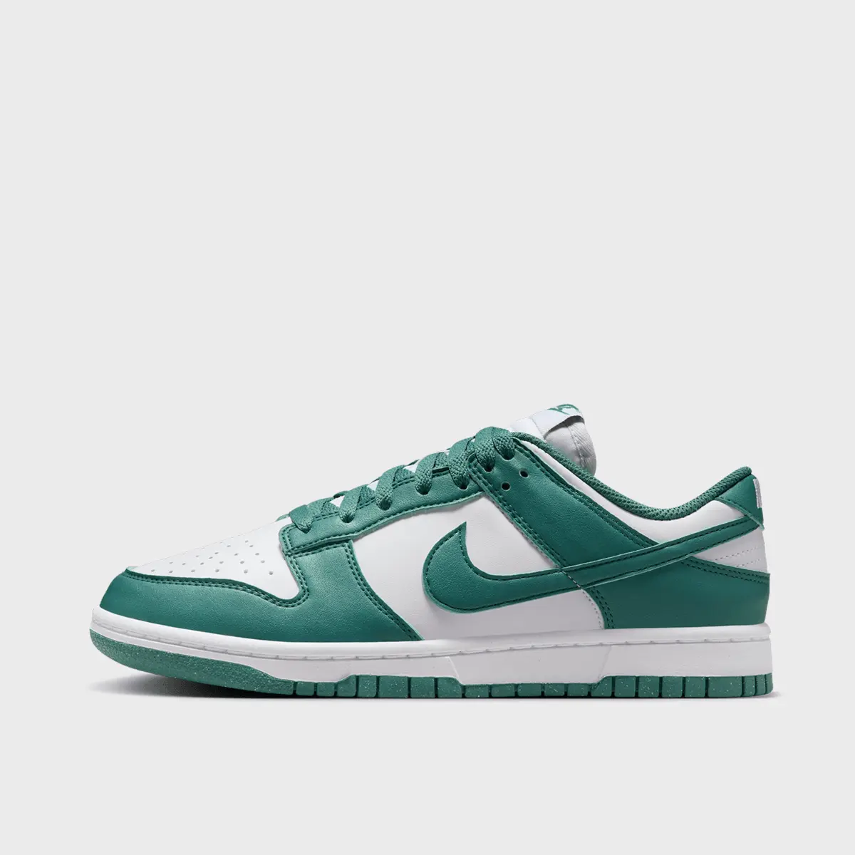 

Кроссовки Nike WMNS Dunk Low, зеленый/зеленый/белый