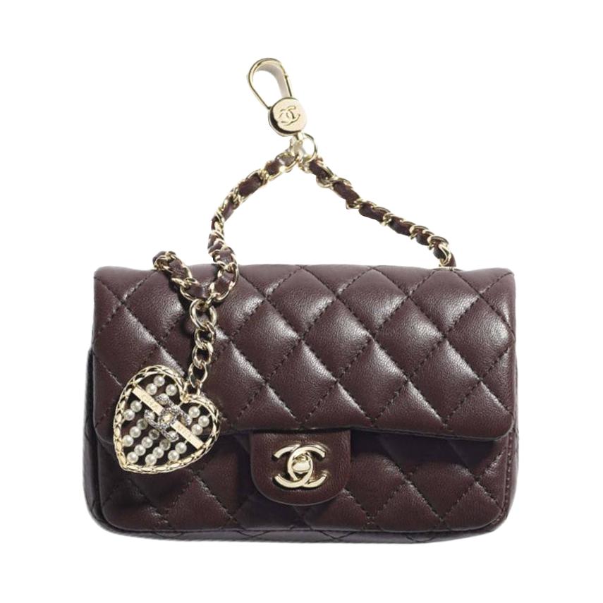 

CHANEL Миниатюрный кошелек из овчины