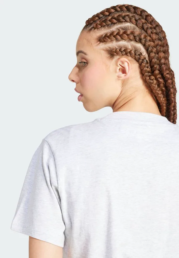 Базовая футболка essentials с небольшим логотипом Adidas Sportswear, Light Grey Heather/White — фото 4