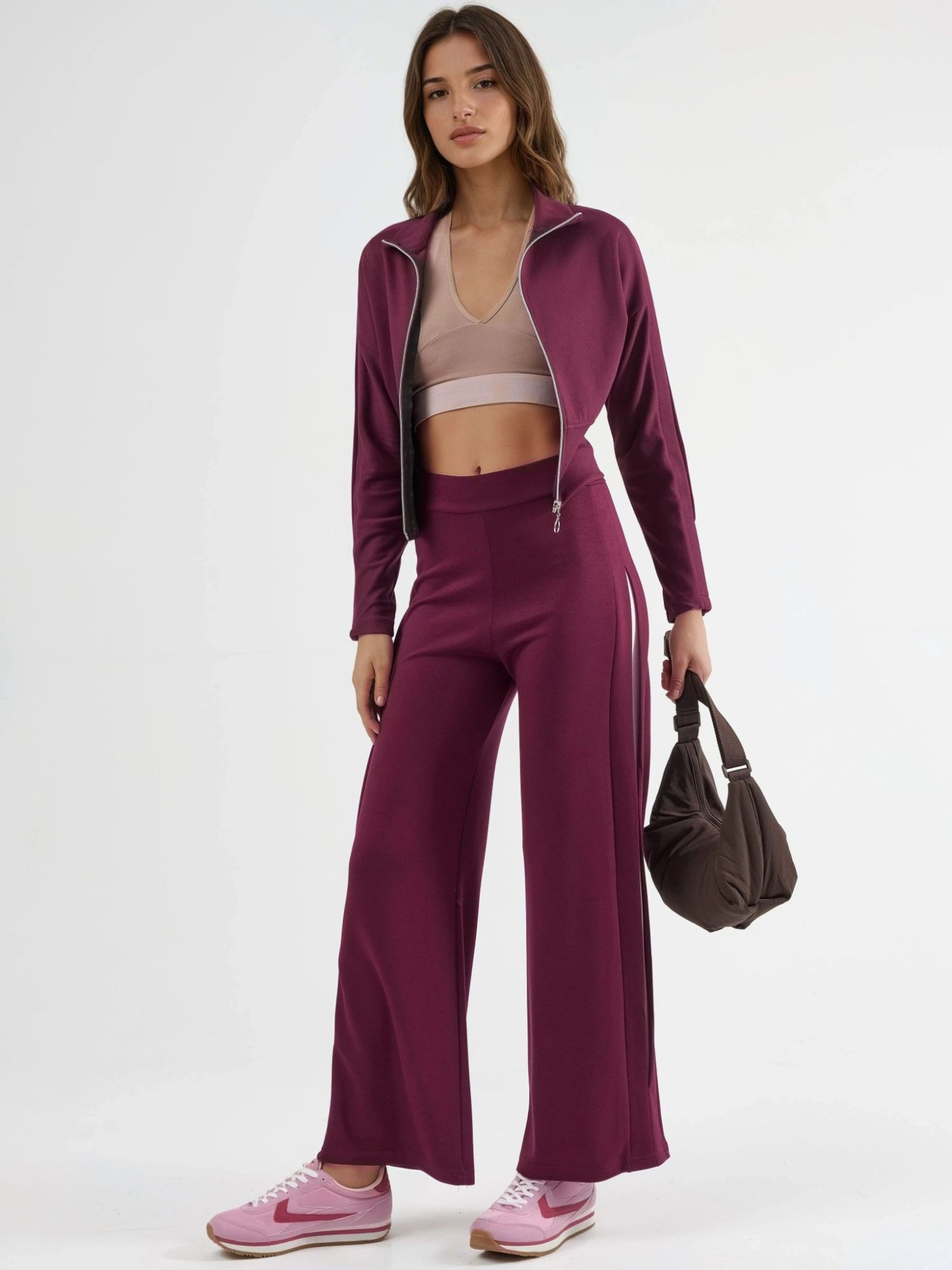 

Hiccup Workwear в вишнево-красном цвете