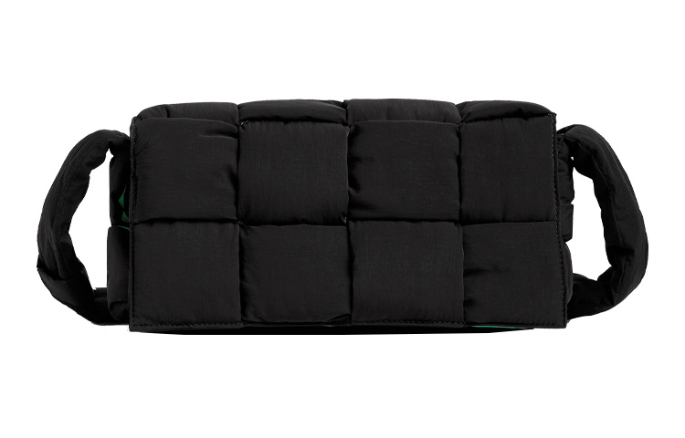 

Bottega Veneta Технологичная стеганая сумка-кроссбоди среднего размера с переплетением