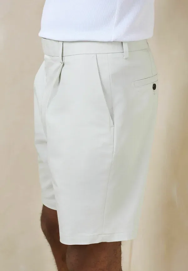 Шорты Next, Regular fit pleated smart chino shorts, цвет кость — фото 2