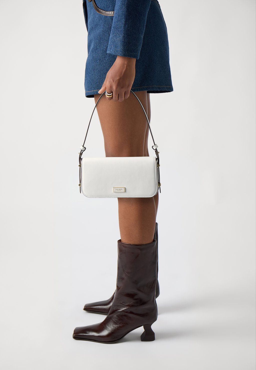 

Сумка LIV PEBBLED SMALL EAST-WEST SHOULDER kate spade new york, белый