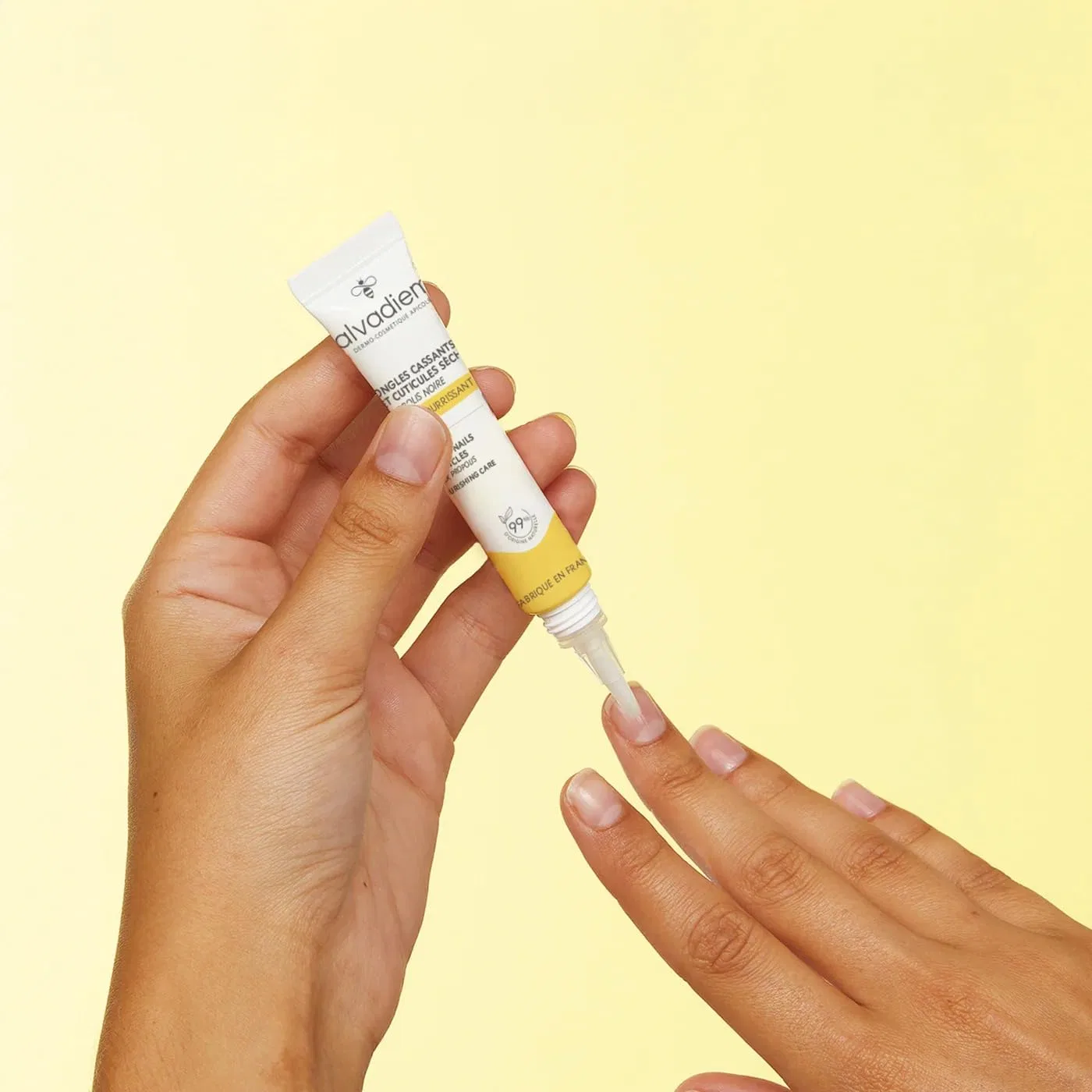 Питательное средство для ногтей «Nourishing Nail Care» 10 мл с черным прополисом от ALVADIEM Alvadiem — фото 2