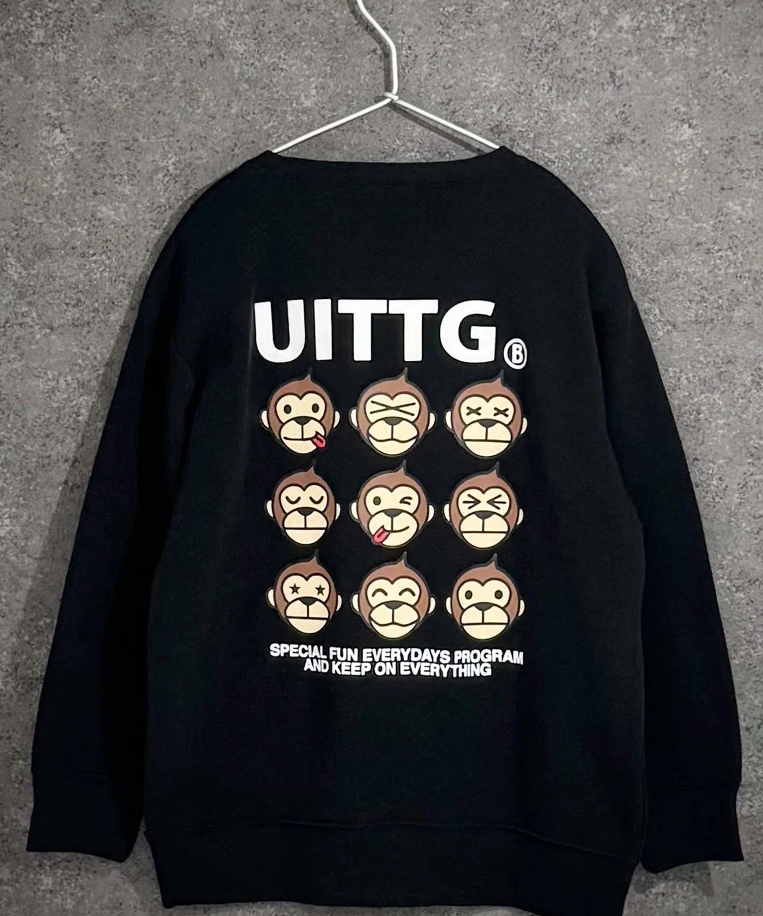 【UITTG】Свитшот оверсайз с изображением парика